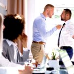 التعامل مع المضايقات والتهديدات في العمل